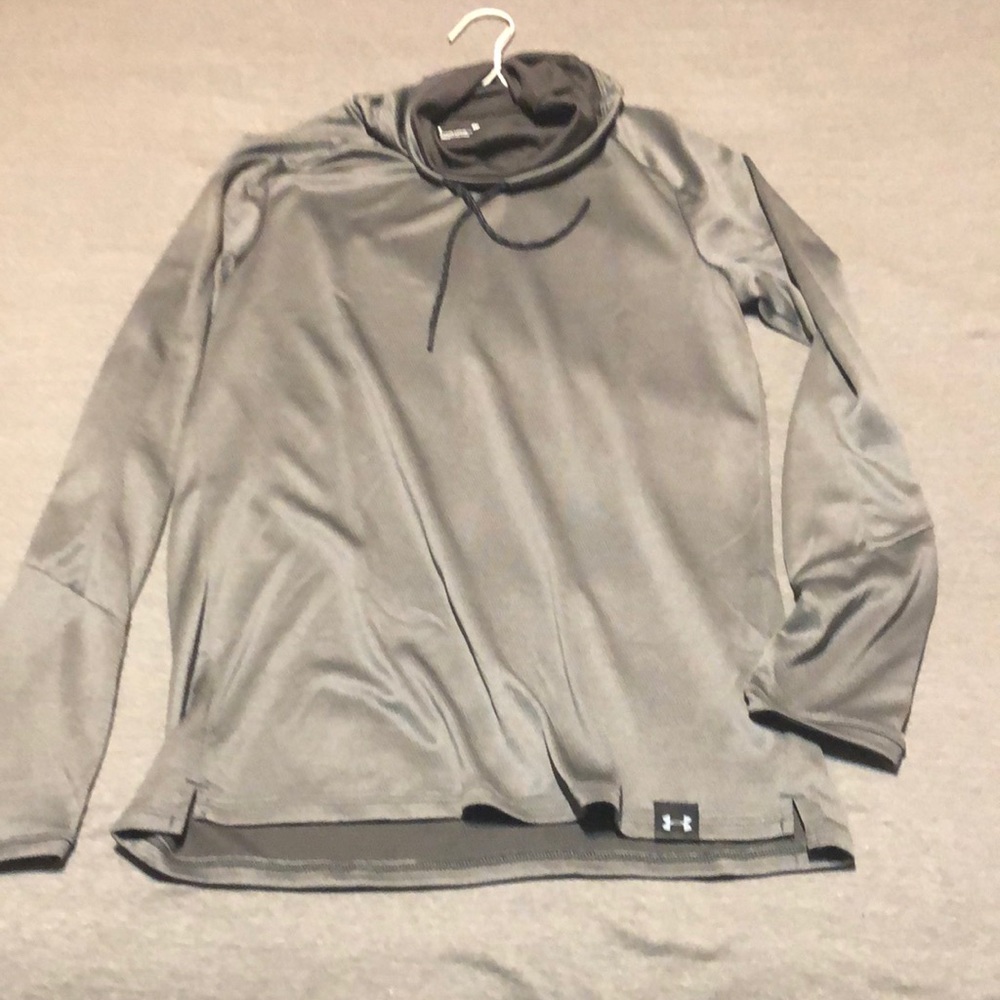 Under Armour tshirt